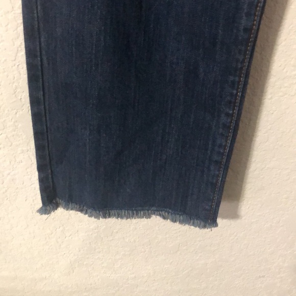 Numero Distressed Cropped Mid-Rise Jeans - Picture 5 of 9